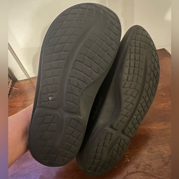 OOFOS Black Slide Sandals SIZE 40 (9 women’s) - Picture 5 of 9